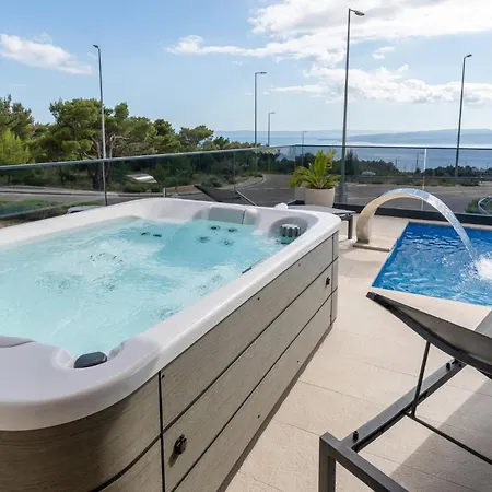4 Bedroom Lovely In Holiday home