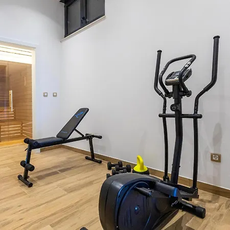 4 Bedroom Lovely In * Bast