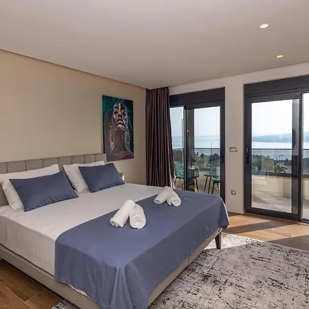 4 Bedroom Lovely In Holiday home *