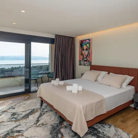 4 Bedroom Lovely In Holiday home *